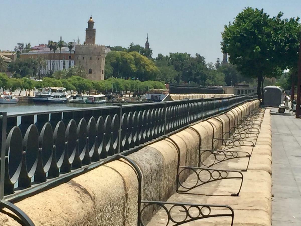 Betis A La Orilla Del Guadalquivir & Vistas A La Giralda Appartement *