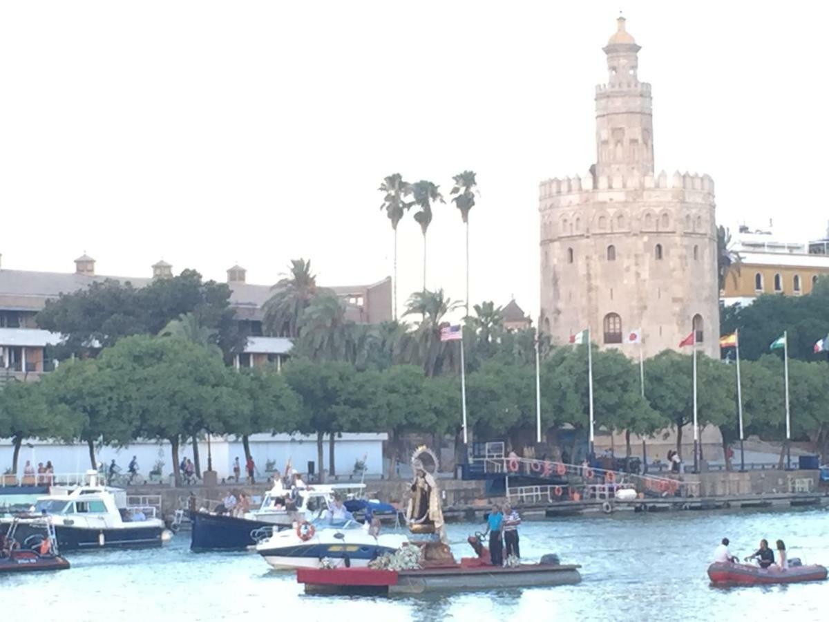 Betis A La Orilla Del Guadalquivir & Vistas A La Giralda Apartment
